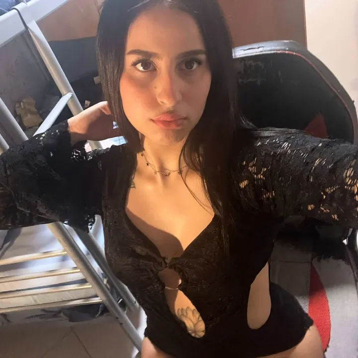 @mollytattooo