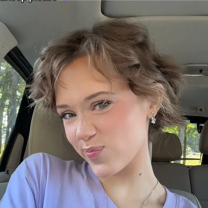 @halle.grace.s