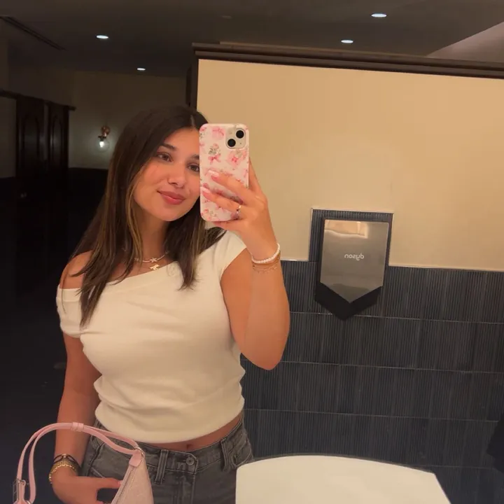 nicoletteabr