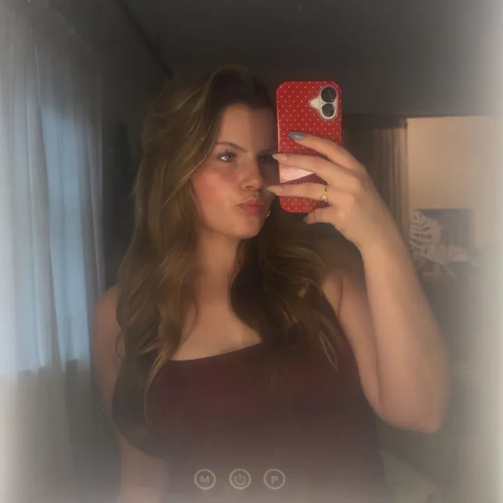 @julieemcint0sh