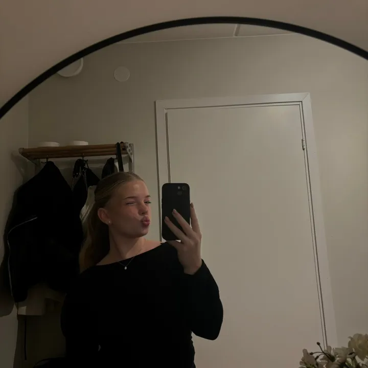 @olivia_astrom