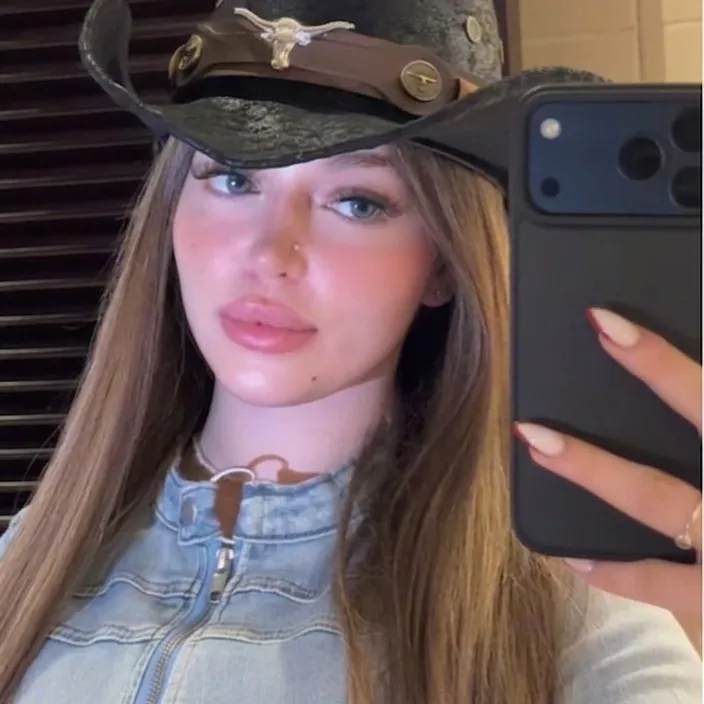 @palomaahamz