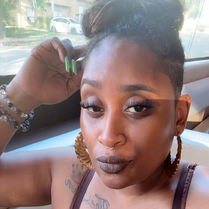 @queencocoathefirs