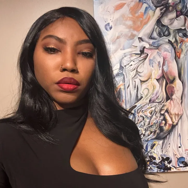 @feliciafollowme
