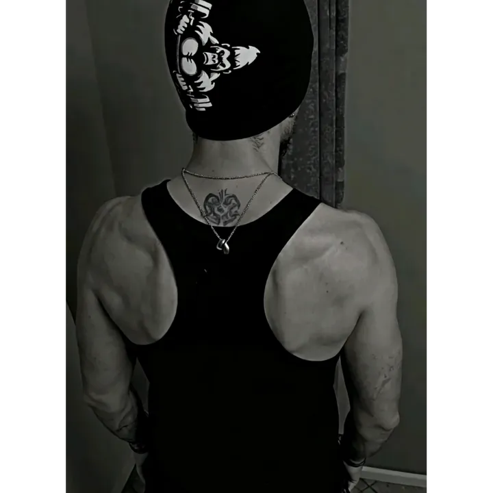 @the1nonlyholmes32