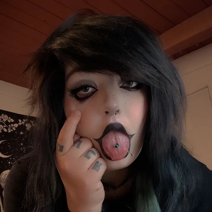 throatqueen8