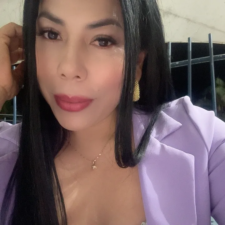 @angelaceron04