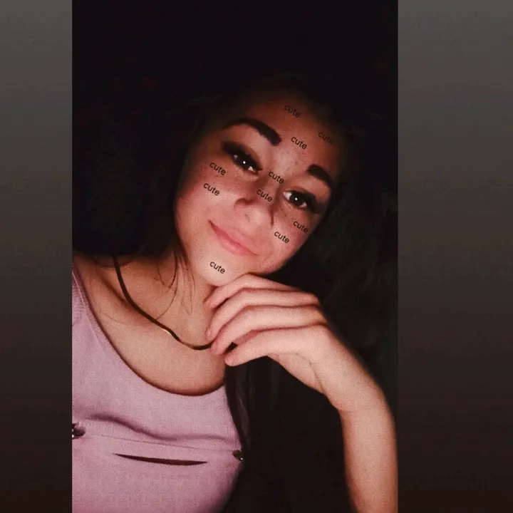 adrienn.hollosi