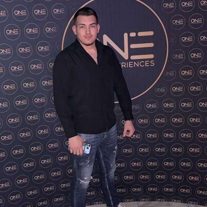 adrian_stann