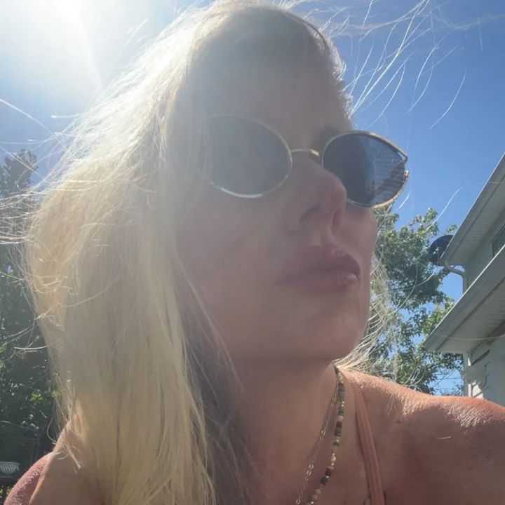 @blonde_girl_7_