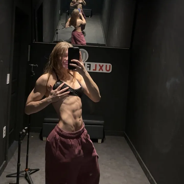 @leonaaaaaaaaa09