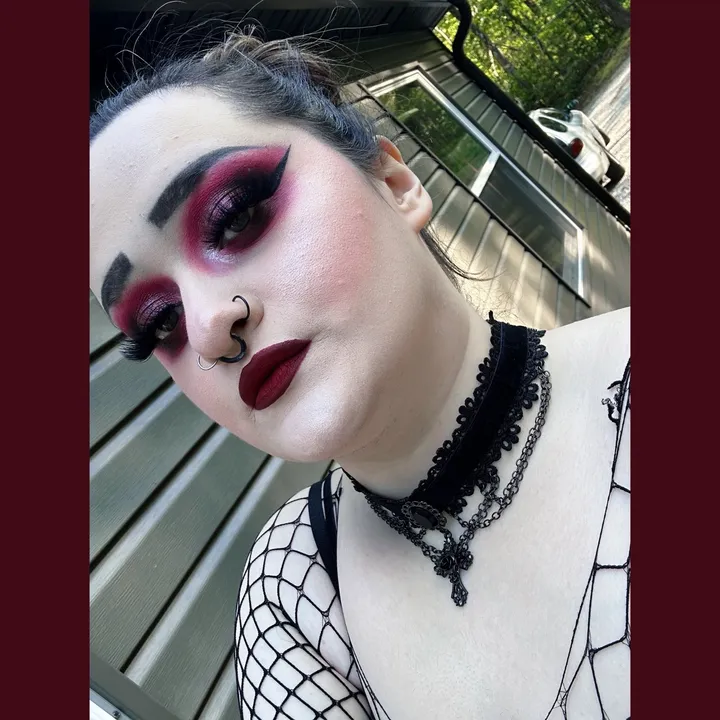 spooky_chloe_