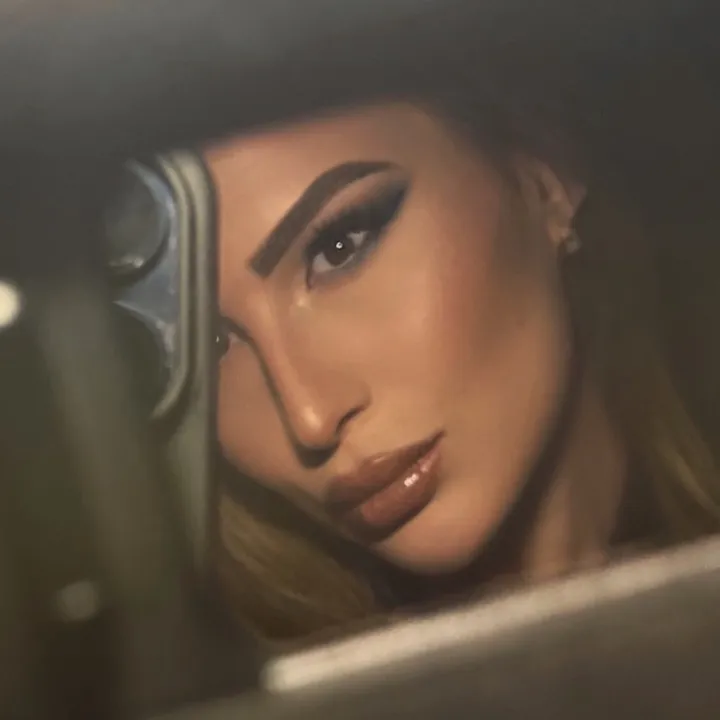 @paradelova