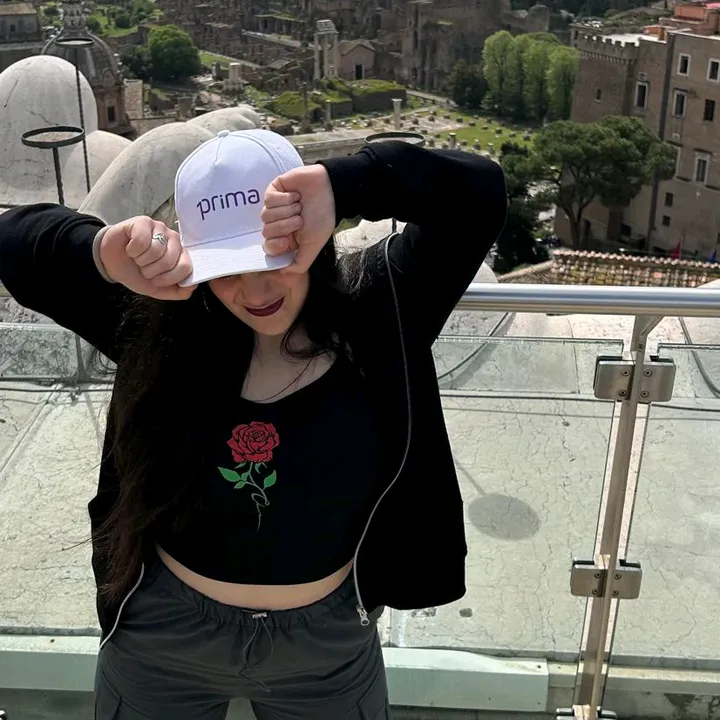 @luna_santelia