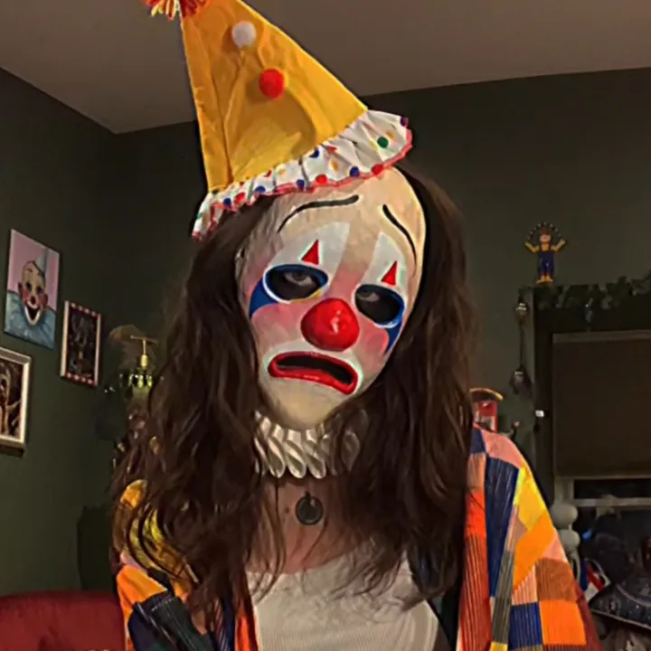 that.clown.lady