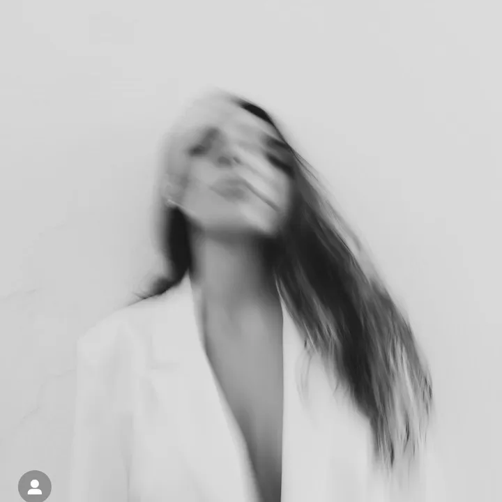 @luciallamasmartinez