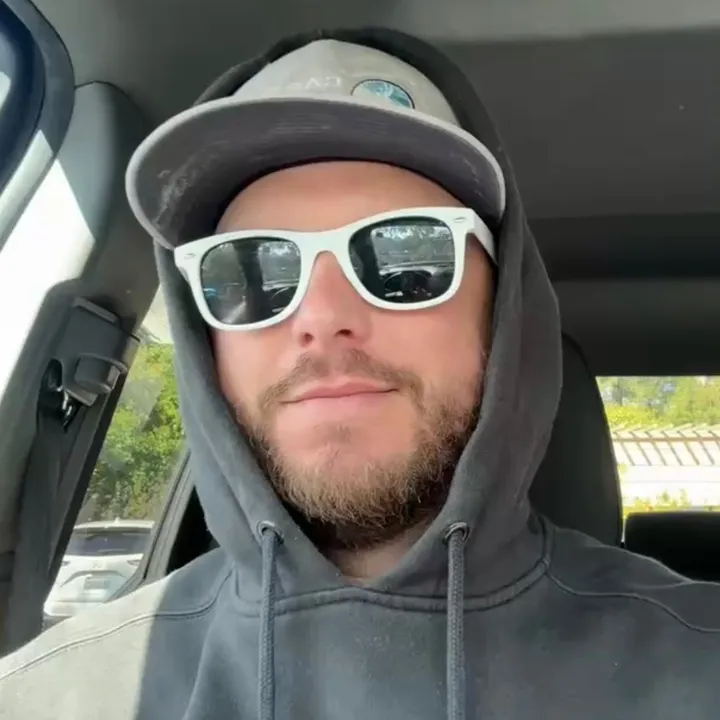 @traviscassidy_