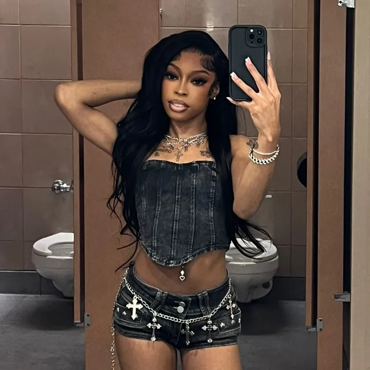 @_.naomididthat