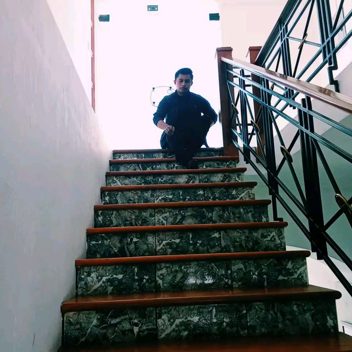 Deejay Dance - Gets Up