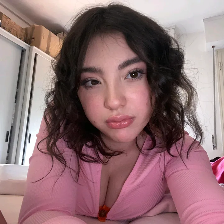 @_auroracosta_