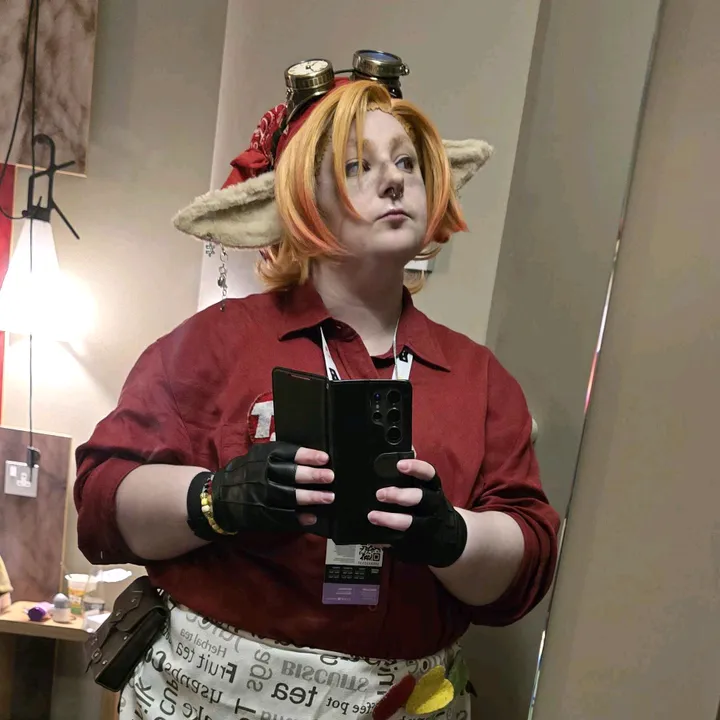 bunny.bee.cos