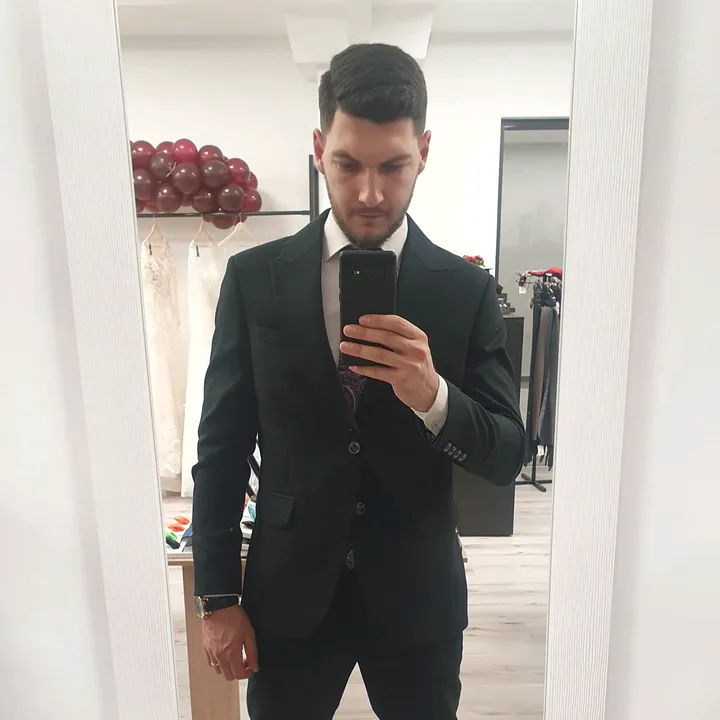 @emanuelslevas