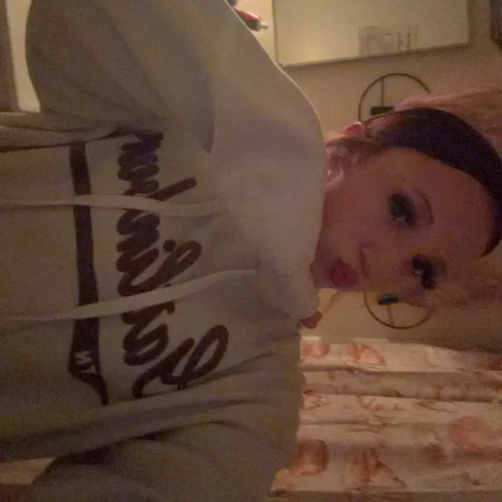 @ur_fav_blonde0896