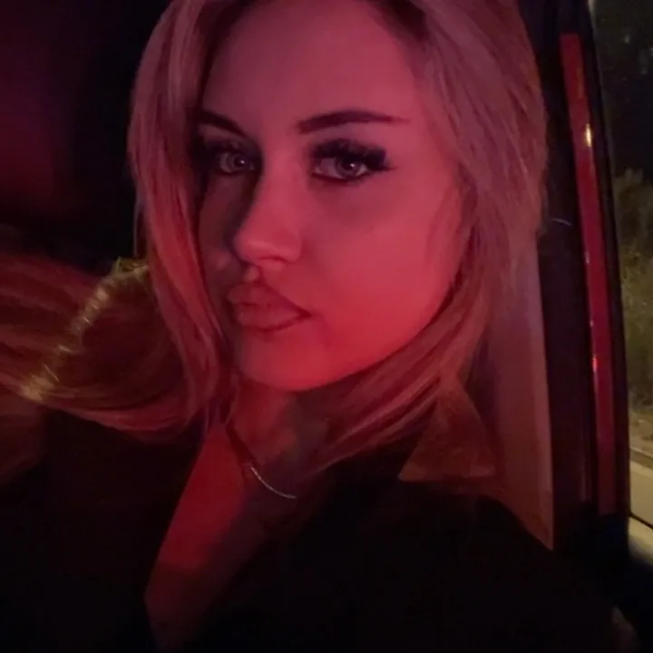 ninaastrizee