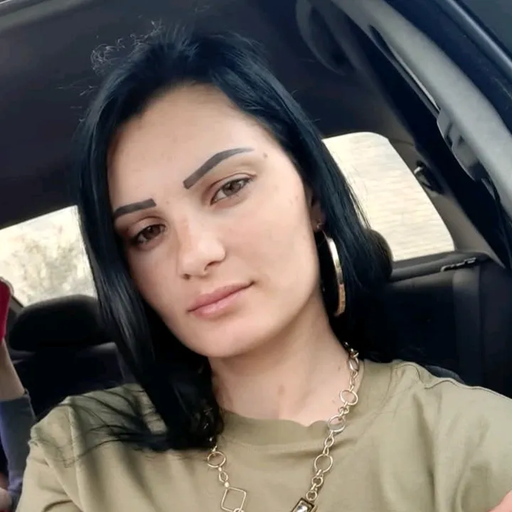 @leacosmina
