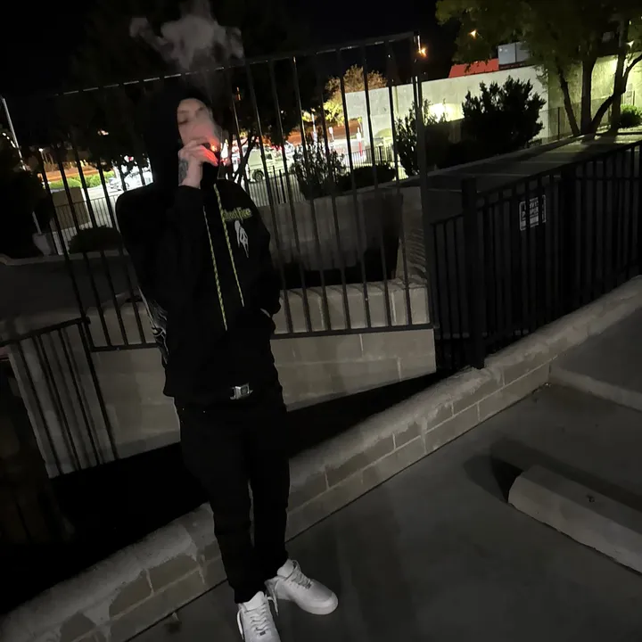 dee2different