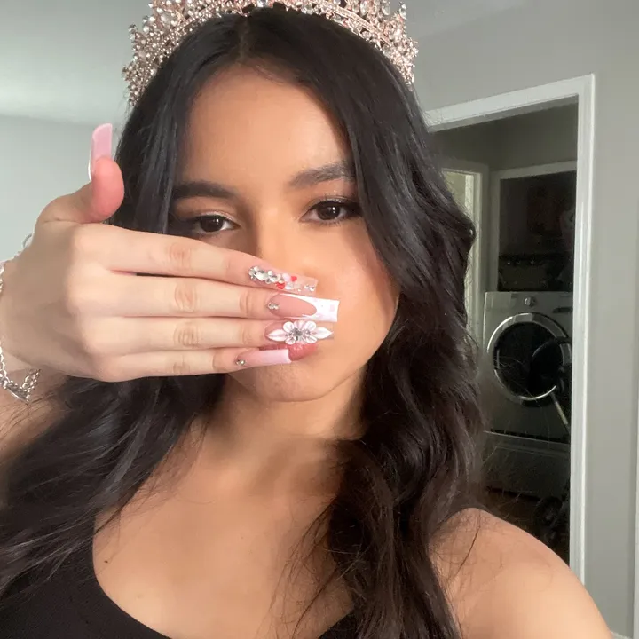 viktoria.anahi