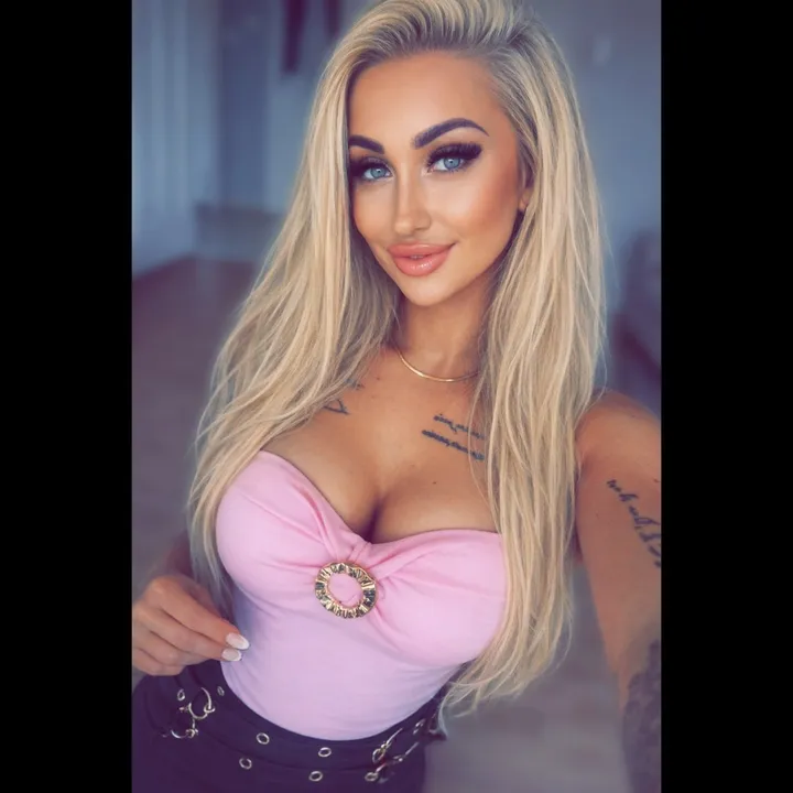 @karolinaabee