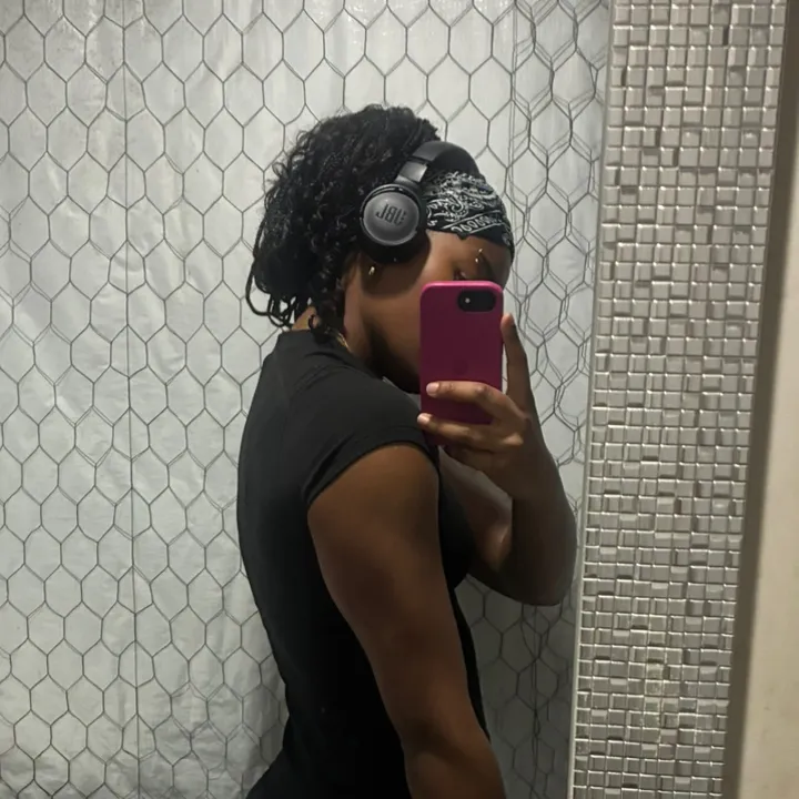 @chicnstrp