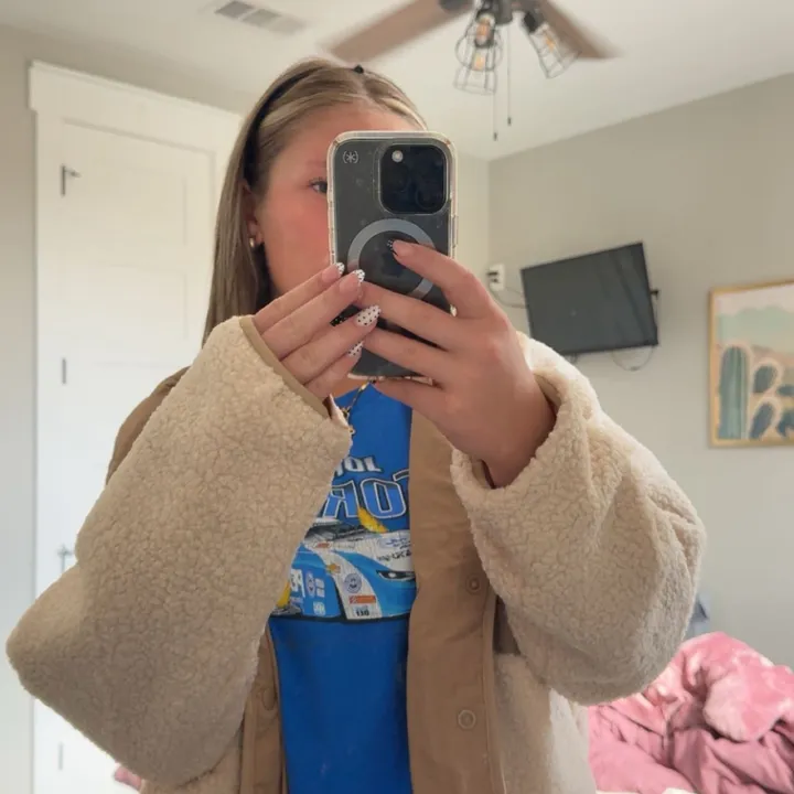 @bella.holland.lol