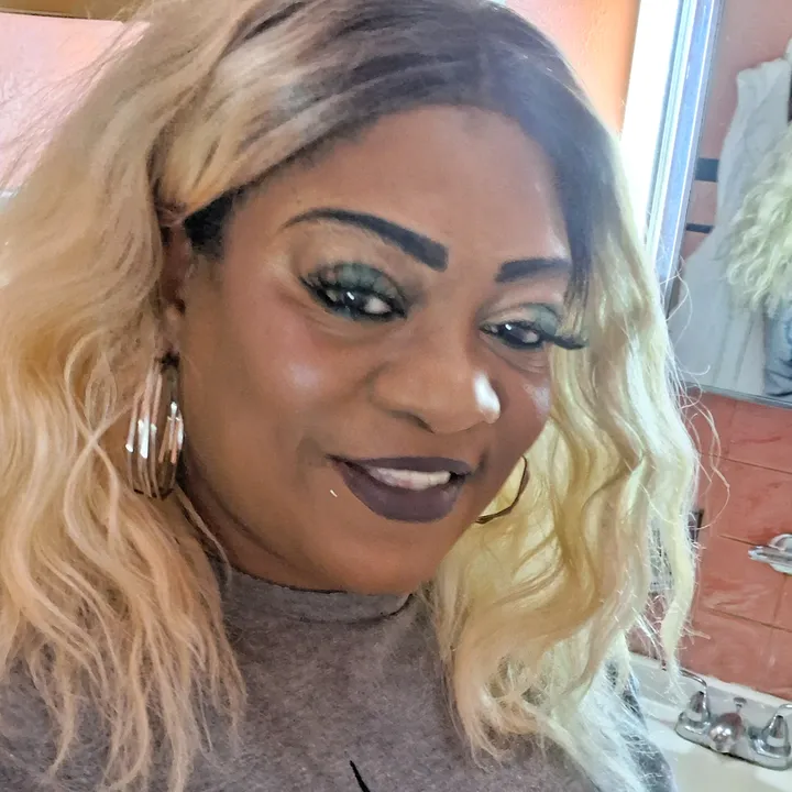 essenceshereesaundersjo0
