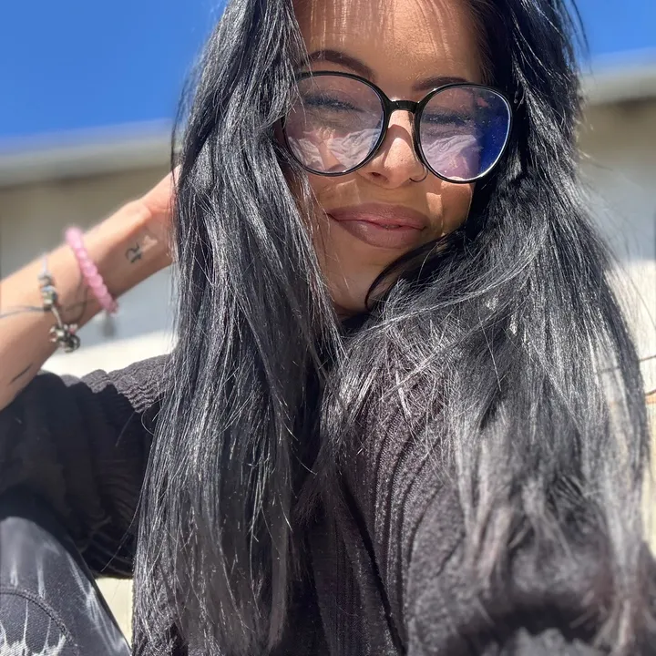 @mishkadee_