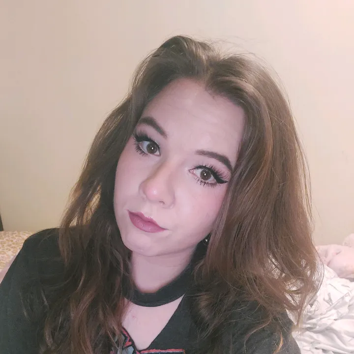 @mua_monica