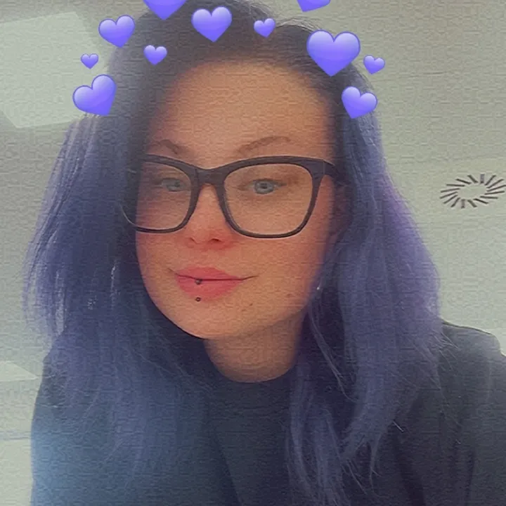 @_crazyeule_