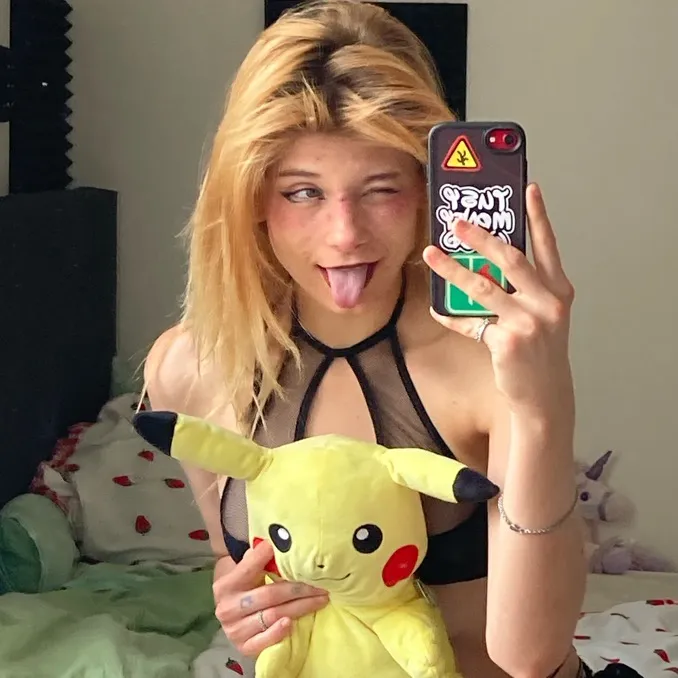 lilyloliklol