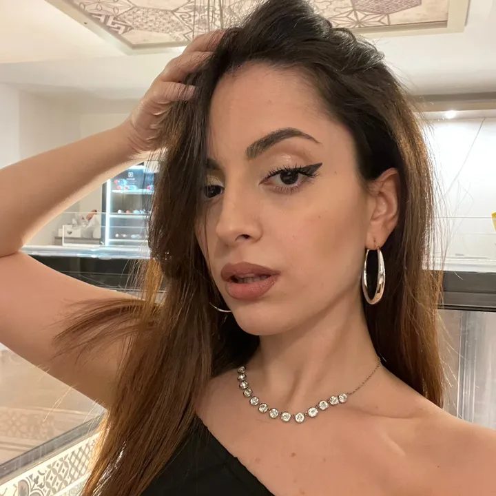 @rosarya_leone