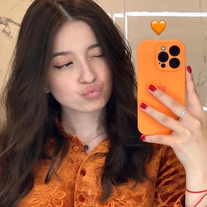 @realnikaaaa