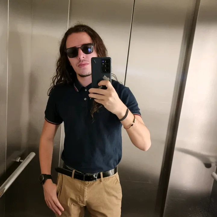 @axel.mob