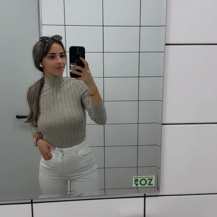 @adee.maria18