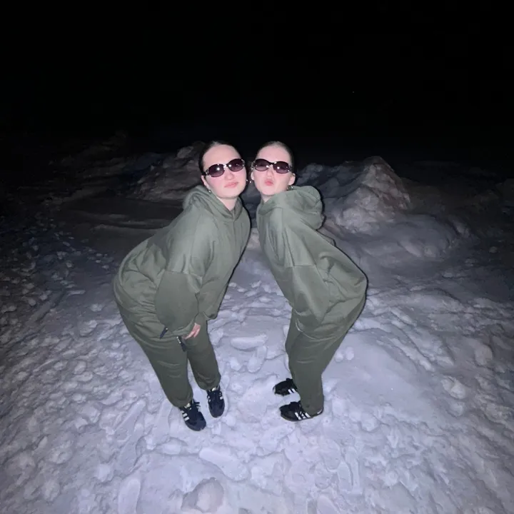 lucyyandkeelyy