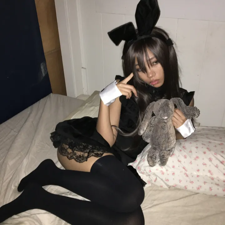 @mustachegirlfriend