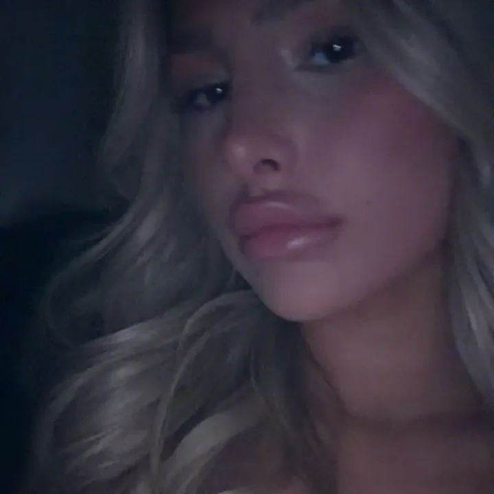 @blondiexbabe