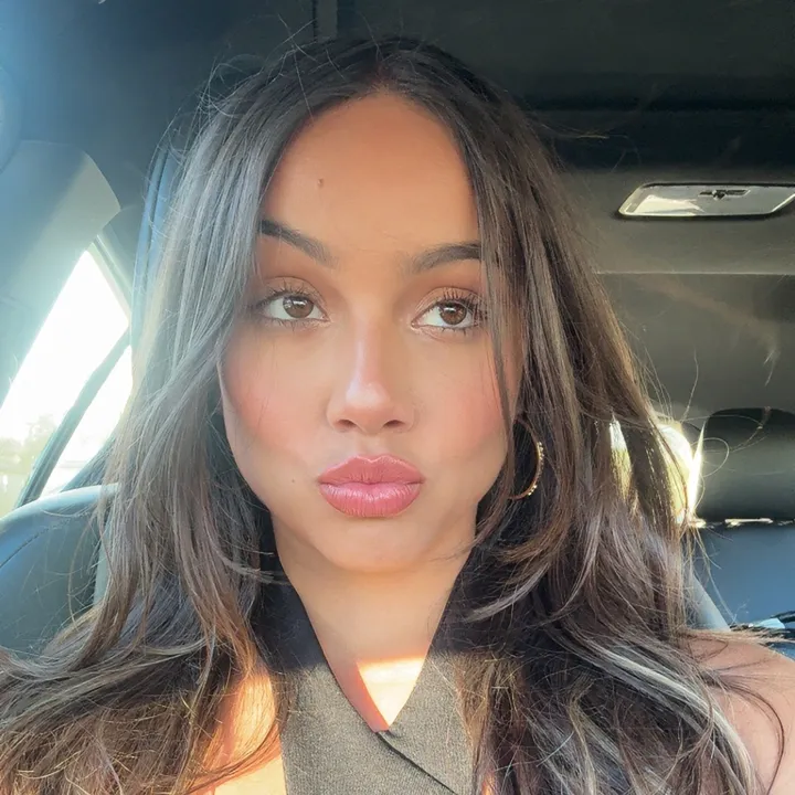 @juliaalozano