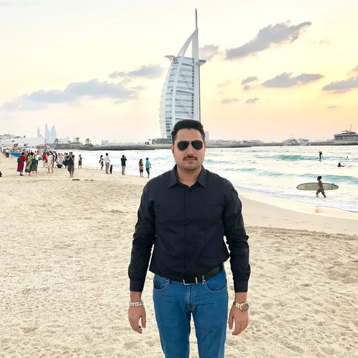 ali_younas8