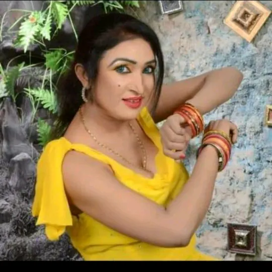 mayakhan.achi.larki