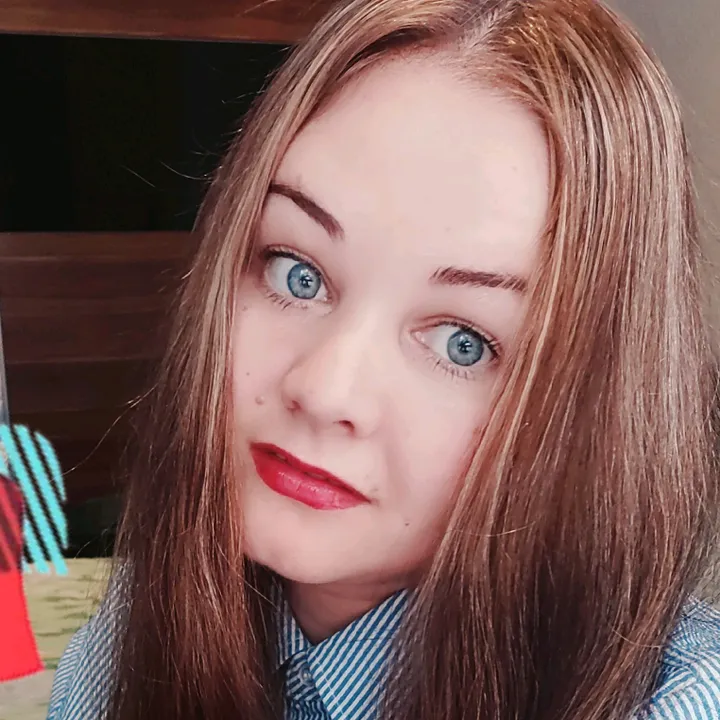 @alinacosciugmazilu